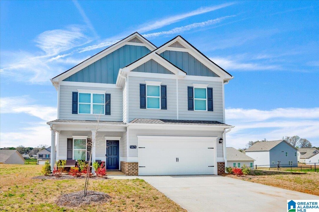 5475 Cedar Creek Dr in Bessemer, AL - Building Photo