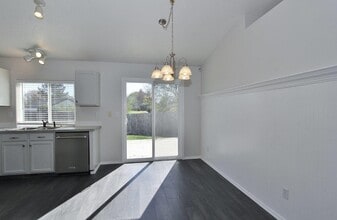 725 E Wakely St in Meridian, ID - Building Photo - Building Photo