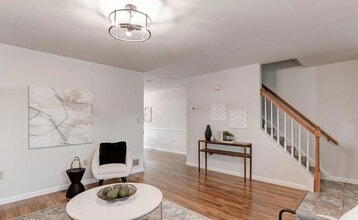 352 Deerfield Dr in Mount Joy, PA - Building Photo - Building Photo
