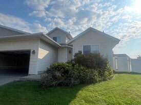 25 Stratford Dr in Kalispell, MT - Building Photo