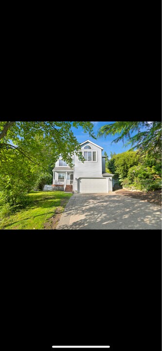 1470 Sweetbay Dr in Bellingham, WA - Building Photo