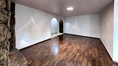 906 Garden Grove in Yukon, OK - Building Photo - Building Photo