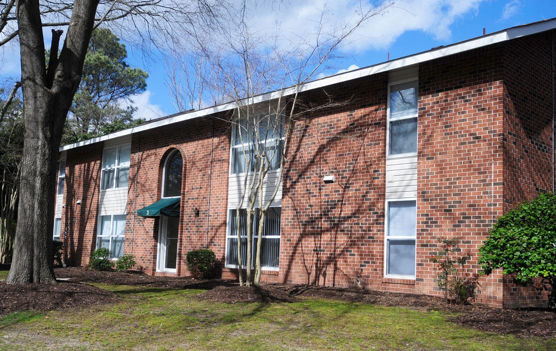 Olde Jamestowne Apartments in Williamsburg, VA - Foto de edificio