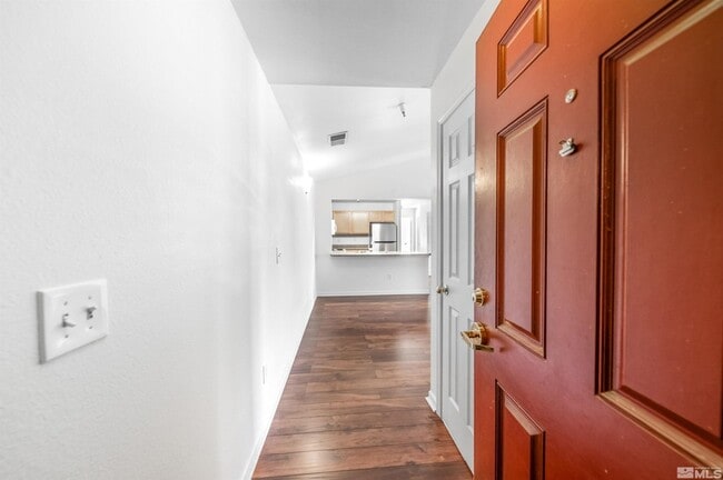 200 Talus Way in Reno, NV - Building Photo - Building Photo