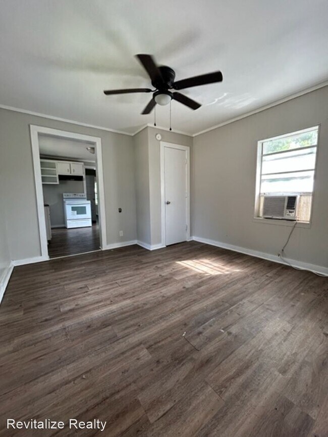 2062 Andrews St photo'