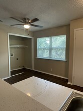 400 Algerita Dr, Unit Unit C in Georgetown, TX - Foto de edificio - Building Photo