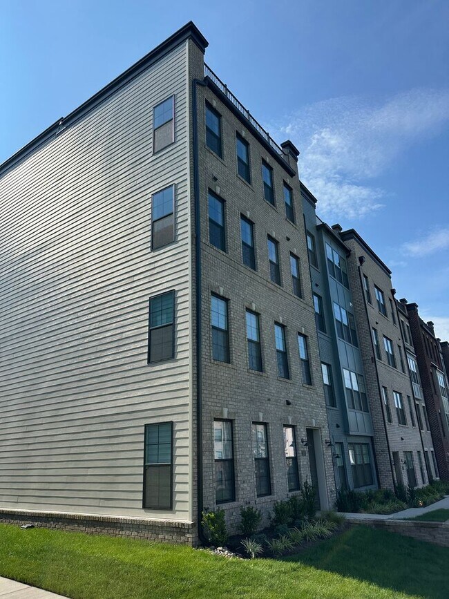 535 Munson Woods Walk in Henrico, VA - Foto de edificio - Building Photo