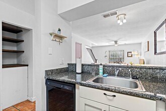 2228 SW 39th Dr in Gainesville, FL - Building Photo - Building Photo