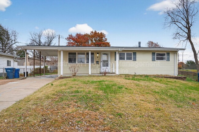 property at 2 Canary Ct