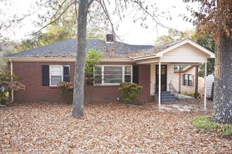 1925 Shade Ave in Florence, AL - Foto de edificio - Building Photo