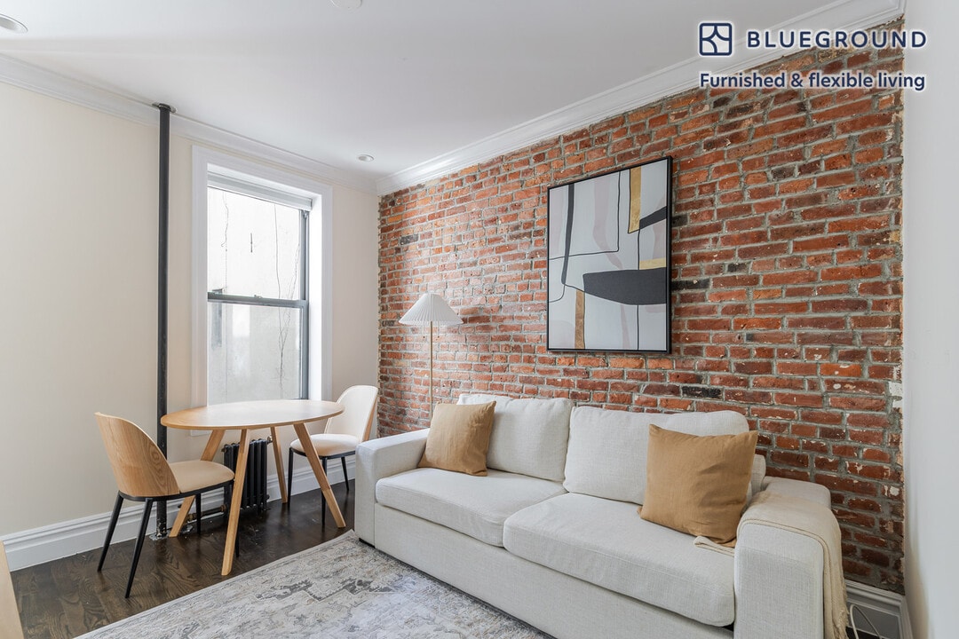 239 Elizabeth St in New York, NY - Foto de edificio