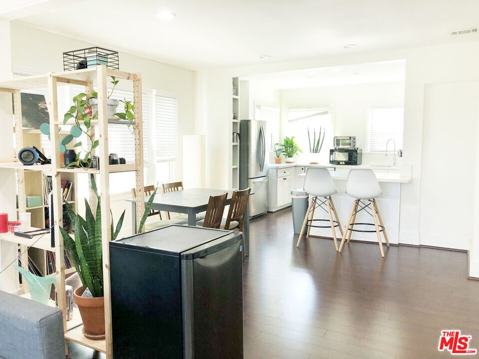2419 3rd Ave in Los Angeles, CA - Building Photo