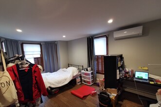 230 Brookline St, Unit #3 in Cambridge, MA - Foto de edificio - Building Photo