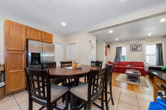 226 Calumet St, Unit 1T