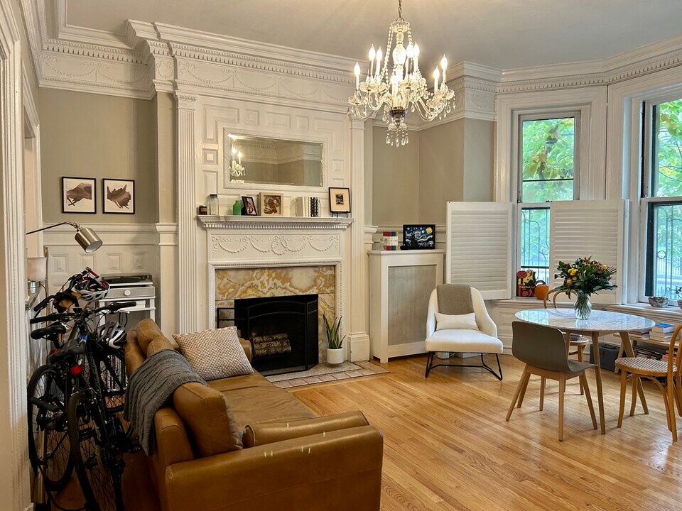 373 Commonwealth Ave, Unit 102 in Boston, MA - Building Photo