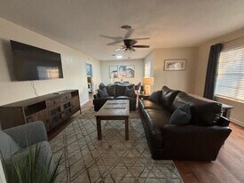 830 N Harbin Dr in Stephenville, TX - Building Photo