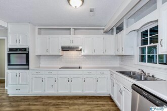 13010 Coys Dr SE in Huntsville, AL - Building Photo - Building Photo