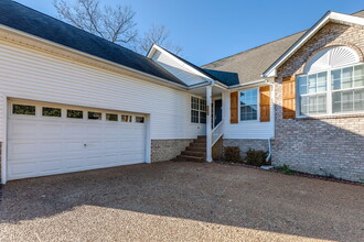 1057 Meandering Way in Franklin, TN - Building Photo - Building Photo