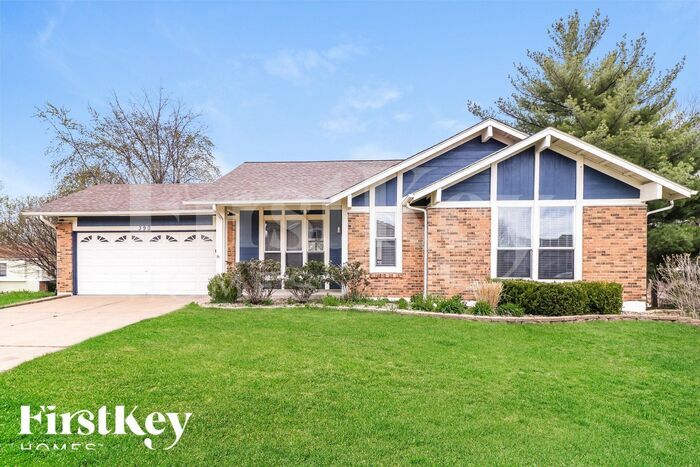 390 Emberwood Dr in St. Peters, MO - Building Photo
