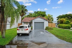 9502 Southwest 151 Court in Miami, FL - Building Photo