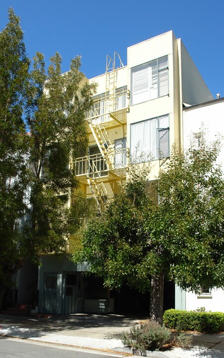 141 Retiro Way in San Francisco, CA - Building Photo