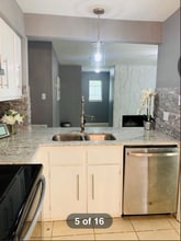5710 Easthampton Dr in Houston, TX - Building Photo - Building Photo
