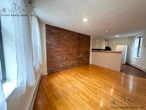 40 Lewis St, Unit 2 in Boston, MA - Building Photo - Building Photo