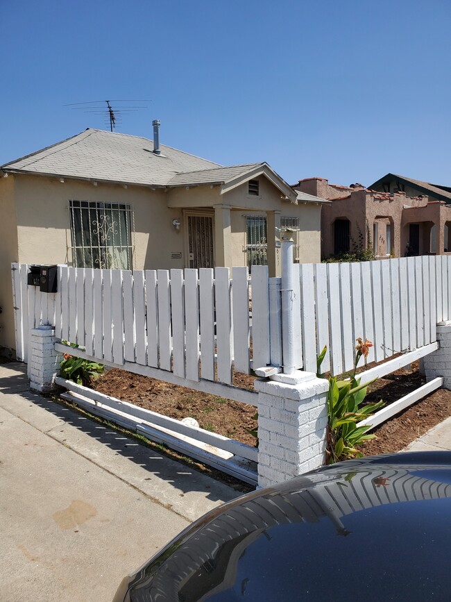 property at 611 W 85th St