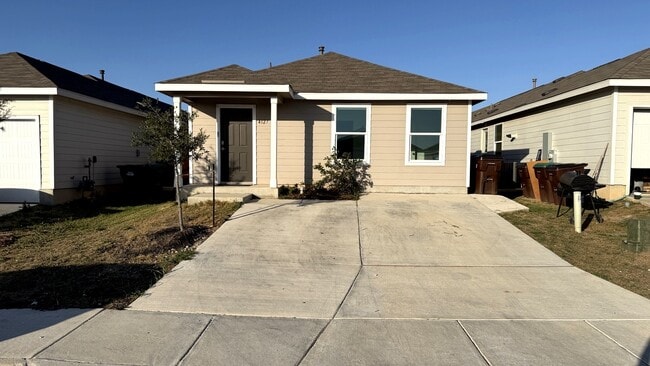 property at 4127 Cove Fls