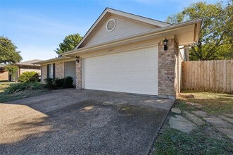 1211 Princeton Pl in Cleburne, TX - Building Photo - Building Photo