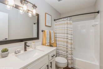 Kenilworth Apartments in Prairie Village, KS - Building Photo - Building Photo