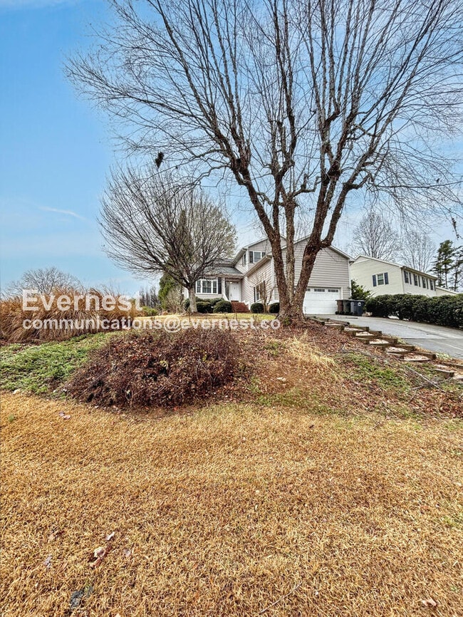 3501 Shaker Dr in Greensboro, NC - Building Photo - Building Photo