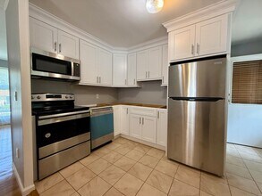 10 Norvel Rd in Norwalk, CT - Building Photo - Building Photo