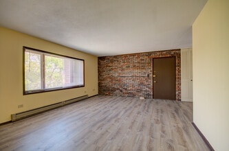 1608 Richmond St in Joliet, IL - Building Photo - Building Photo