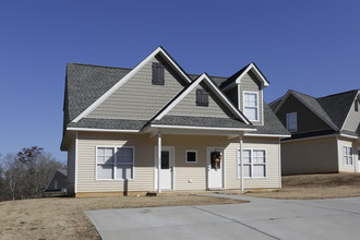 The Groves at Clemson in Central, SC - Building Photo - Building Photo