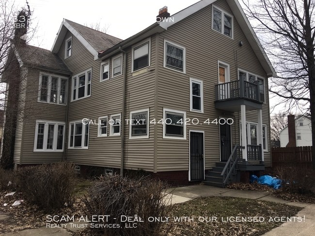 3327 E Yorkshire Rd-Unit -Down in Cleveland Heights, OH - Building Photo - Building Photo