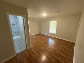 4195 Chaison Ave in Beaumont, TX - Building Photo - Building Photo