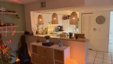 18830 NW 57th Ave in Hialeah, FL - Foto de edificio - Building Photo