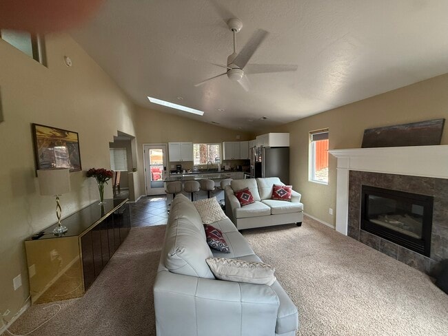 3800 S Wagon Trl in Flagstaff, AZ - Foto de edificio - Building Photo