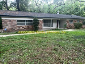 11221 SW 24th Ave in Gainesville, FL - Building Photo