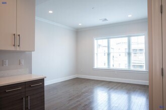 12 Harvard Terrace in Boston, MA - Building Photo - Building Photo