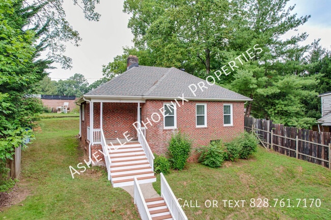 7 Enka Pine St in Candler, NC - Building Photo - Building Photo