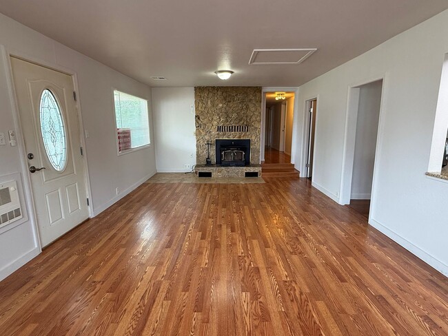 1006 Poplar Ave in Wenatchee, WA - Building Photo - Building Photo