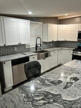 102 Cody Dr in Satsuma, FL - Building Photo - Building Photo