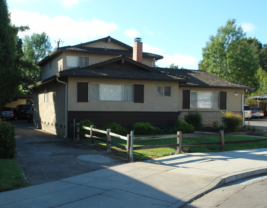 10362 Greenwood Ct in Cupertino, CA - Building Photo