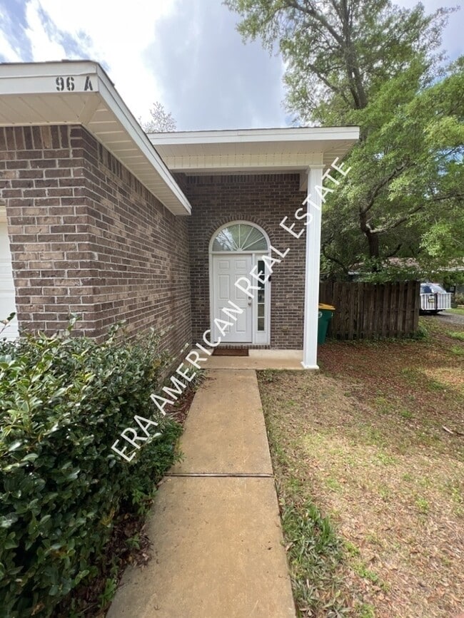96 2nd Ave in Shalimar, FL - Building Photo - Building Photo