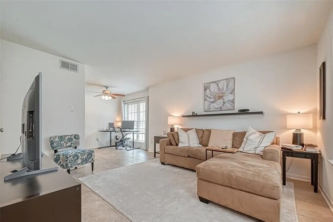 515 Tallowood Rd in Houston, TX - Building Photo - Building Photo