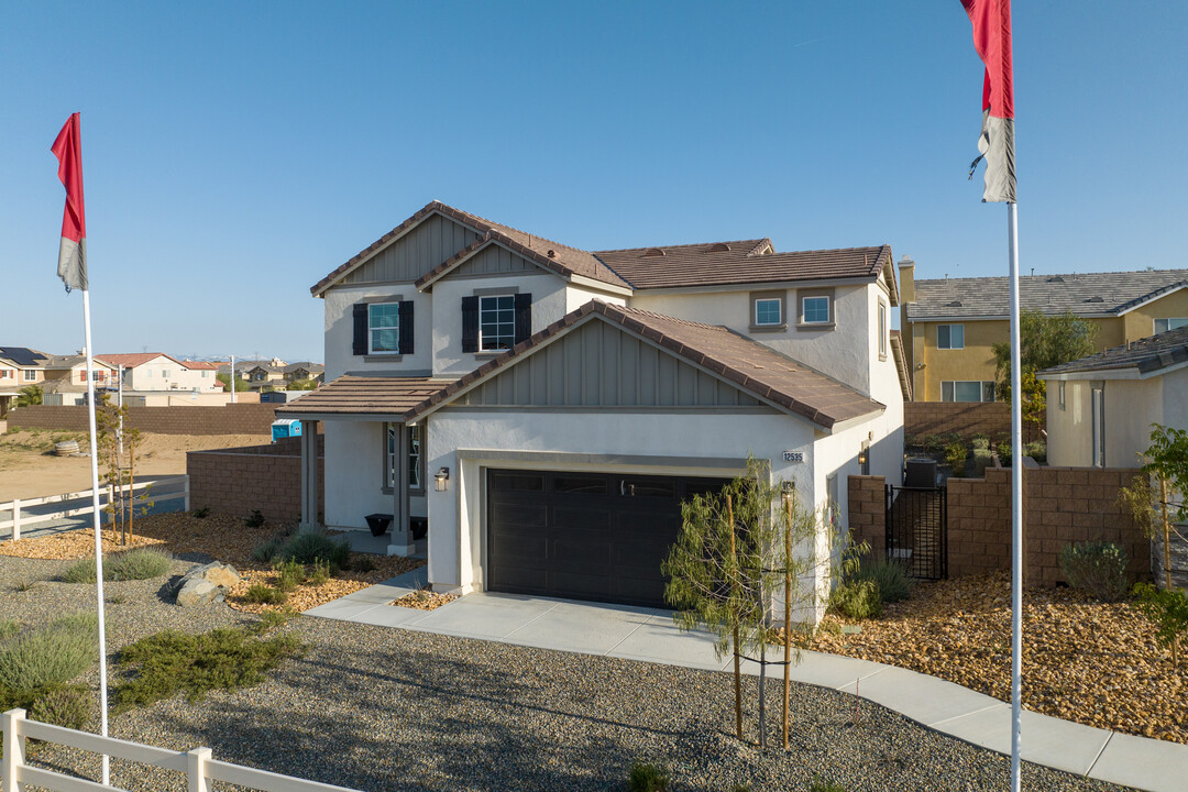 Country Creek in Victorville, CA - Building Photo