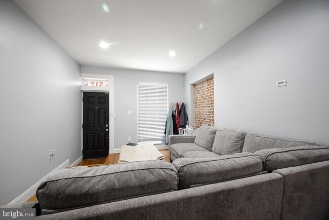 property at 517 S Ellwood Ave