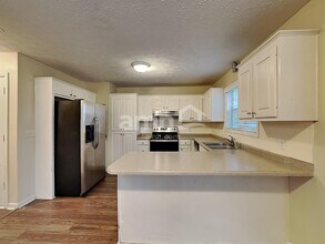 445 Allens Landing Ct in Lawrenceville, GA - Building Photo - Building Photo